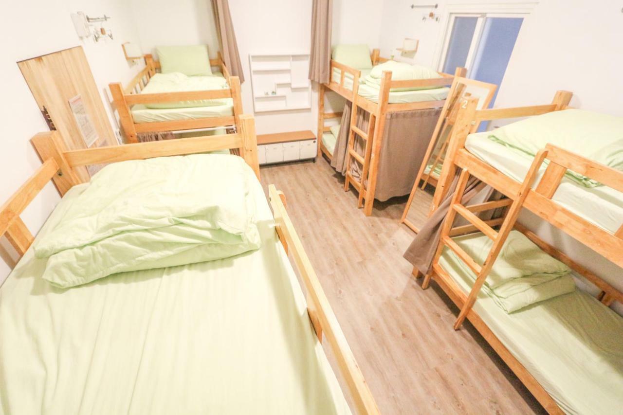 T-Life Hostel Taichung Exterior photo